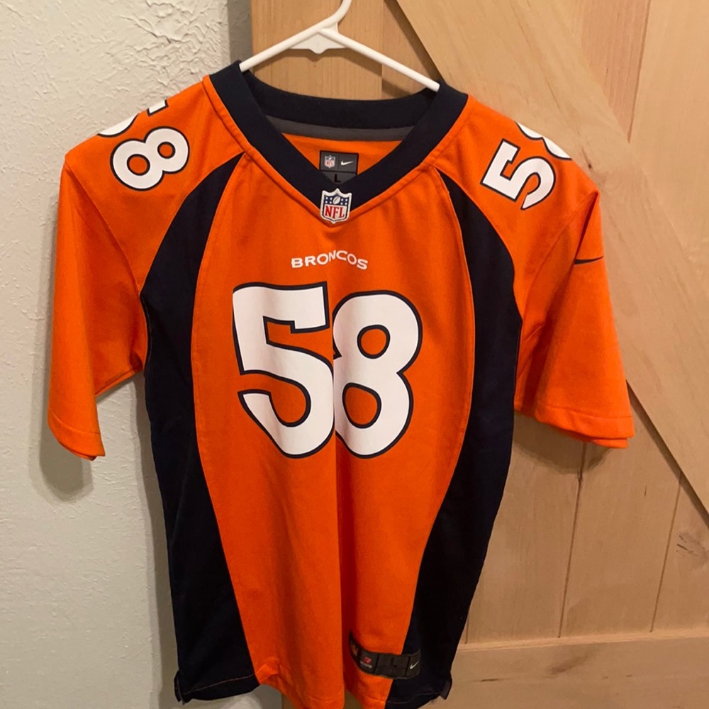 Von Miller Bronco’s Jersey